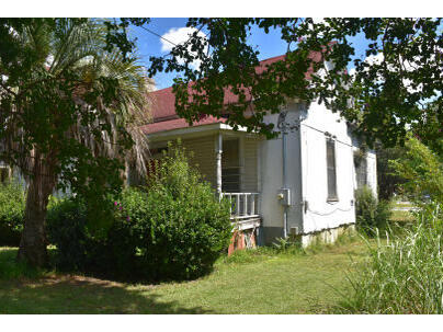 Photo 1 of 8 : 332 Church Street