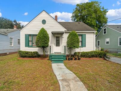 Photo 1 of 25 : 3860 Chestnut Street, #A & B
