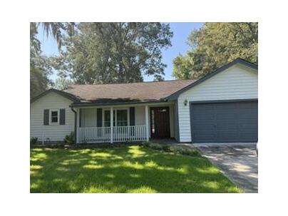 Photo 1 of 16 : 8337 Longridge Road