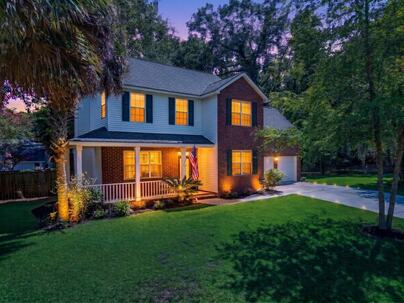 Photo 1 of 25 : 111 Bonneau Court