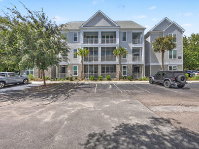 Photo 1 of 25 : 130 River Landing Drive, #10100