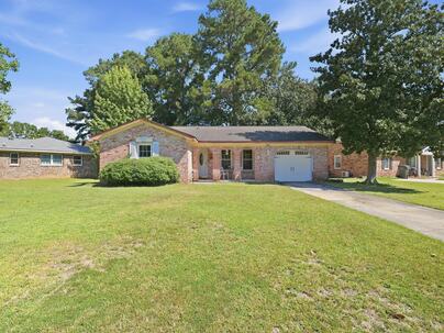 Photo 1 of 23 : 120 Kennington Drive