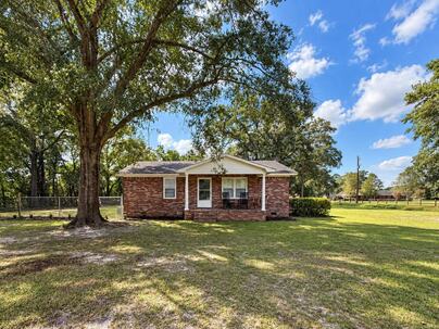 Photo 1 of 23 : 1413 Beach Road