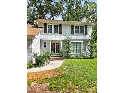 Photo 1 of 18 : 309 Fairington Drive