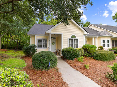 Photo 1 of 25 : 2472 Deer Ridge Lane, #E1