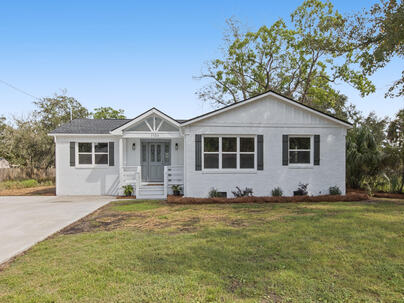Photo 1 of 25 : 1106 Windward Road