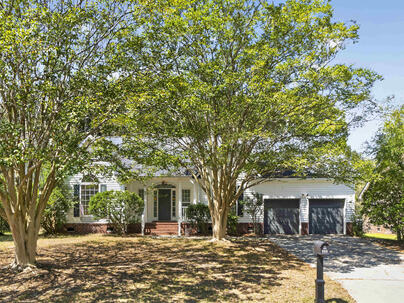 Photo 1 of 25 : 112 Oyster Point Row