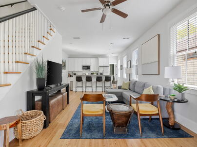 Photo 1 of 25 : 162 Spring Street, #E