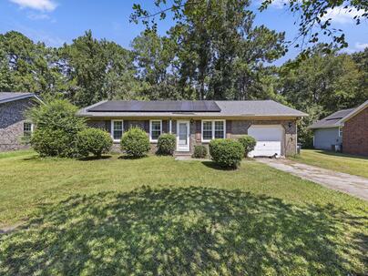 Photo 1 of 25 : 114 Lisa Drive
