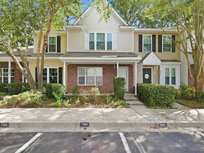 Photo 1 of 25 : 7984 Shadow Oak Drive