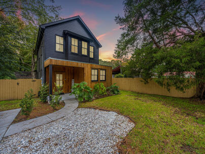 Photo 1 of 25 : 839 White Oak Drive