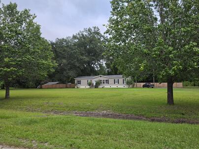 Photo 1 of 25 : 216 Joyland Lane