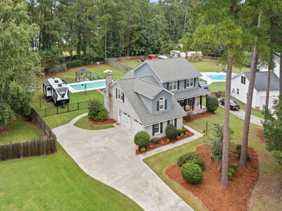 Photo 1 of 25 : 1033 Trotters Boulevard