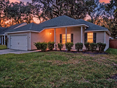 Photo 1 of 25 : 8608 Hickory Creek Court