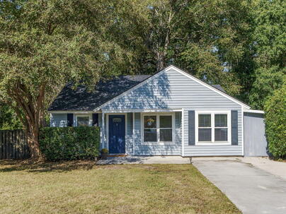 Photo 1 of 15 : 1083 Oakcrest Drive