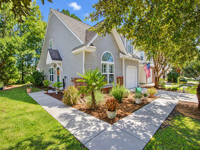 Photo 1 of 25 : 1200 Yellow Hawthorn Circle