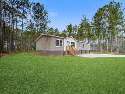 Photo 1 of 25 : 790 Campground Road