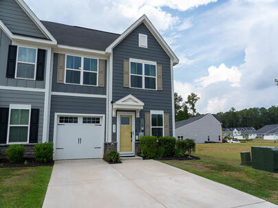 Photo 1 of 25 : 117 Oxbow Drive