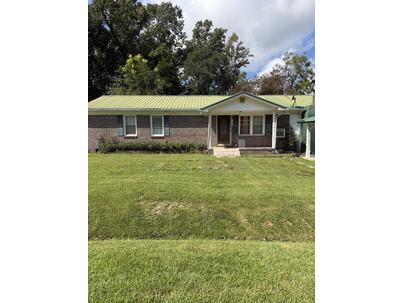 Photo 1 of 9 : 725 Hoss Road