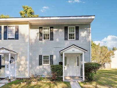 Photo 1 of 25 : 101 Heritage Circle, #Unit A-1
