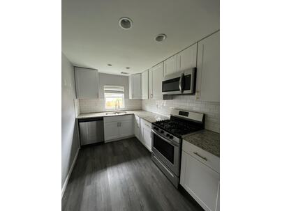 Photo 1 of 8 : 1125 Armstrong Avenue