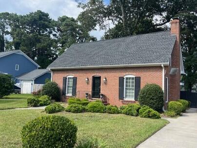 Photo 1 of 10 : 924 Ravenswood Drive