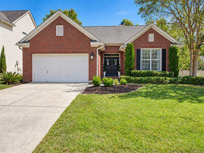 Photo 1 of 25 : 1520 Clarendon Way