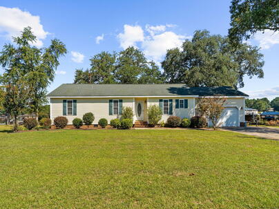 Photo 1 of 25 : 1599 Waters Edge Drive