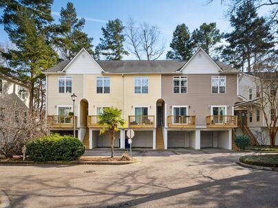 Photo 1 of 16 : 1829 Dogwood Road, #501