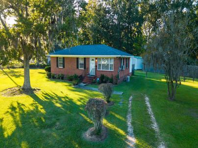 Photo 1 of 6 : 201 Clarine Drive