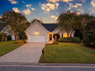 Photo 1 of 25 : 1541 Glen Erin Drive