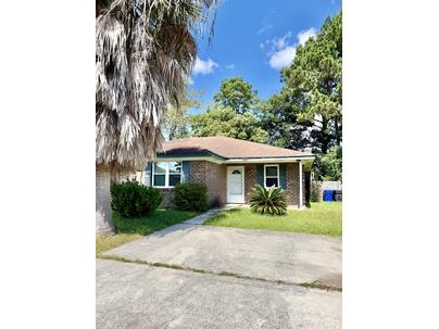 Photo 1 of 17 : 7724 Suzanne Drive