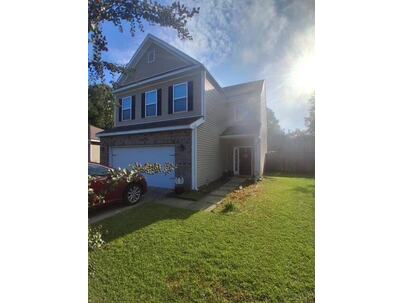 Photo 1 of 18 : 440 Rockville Road