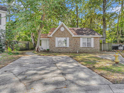 Photo 1 of 25 : 9543 Cardinal Drive