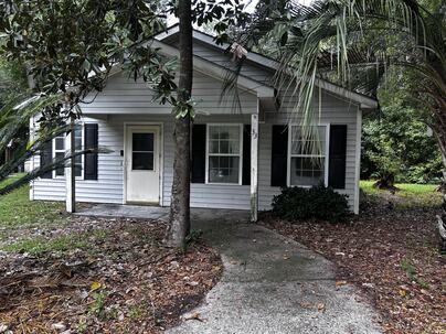 Photo 1 of 2 : 33 Craig Court