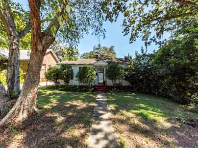 Photo 1 of 25 : 4606 Rhett Avenue