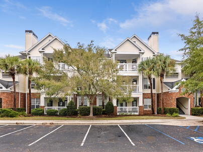 Photo 1 of 25 : 45 Sycamore Avenue, #Apt 1615