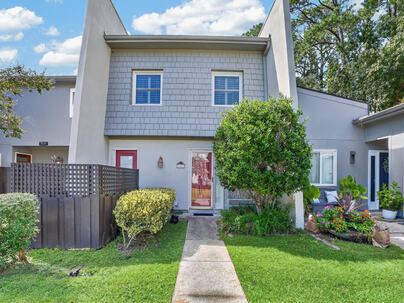 Photo 1 of 25 : 1107 Ventura Place
