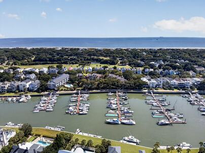 Photo 1 of 25 : 307 Yacht Harbor Court