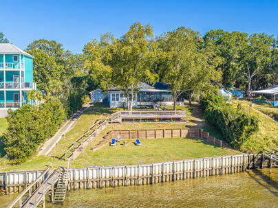 Photo 1 of 25 : 3472 Francis Marion Boulevard