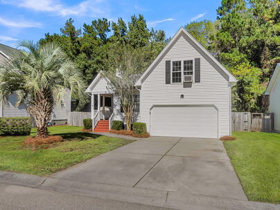 Photo 1 of 25 : 443 Courtland Drive