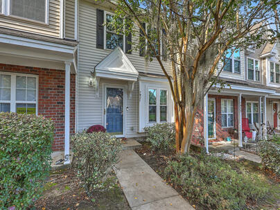 Photo 1 of 24 : 7921 Shadow Oak Drive