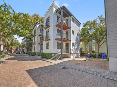 Photo 1 of 25 : 7 Brewster Court