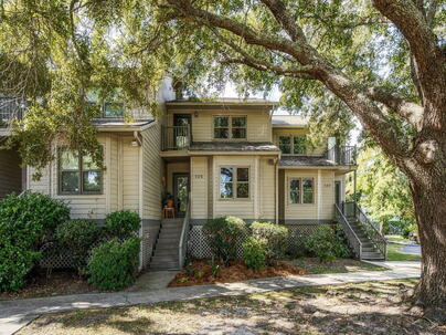 Photo 1 of 25 : 125 River Breeze Drive, #33