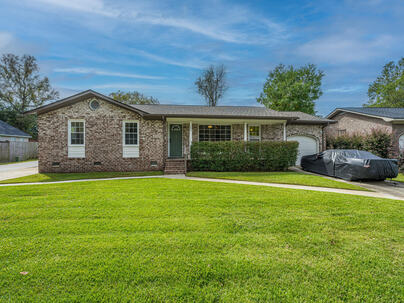 Photo 1 of 25 : 202 Loblolly Circle