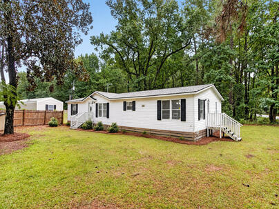 Photo 1 of 25 : 3952 Clover Hill Road
