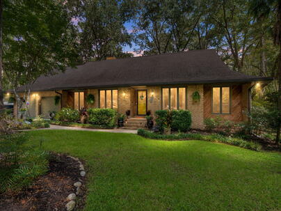 Photo 1 of 25 : 102 Dawnshire Court