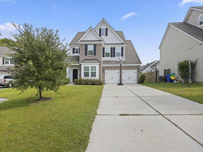 Photo 1 of 25 : 9904 Pin Cherry Court
