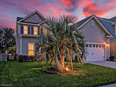 Photo 1 of 25 : 1933 Zonny Moss Drive