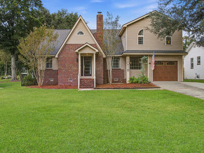 Photo 1 of 25 : 1016 Holcombe Road